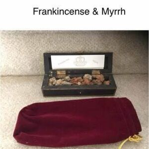 Vintage Frankincense and Myrrh
Christmas Decor